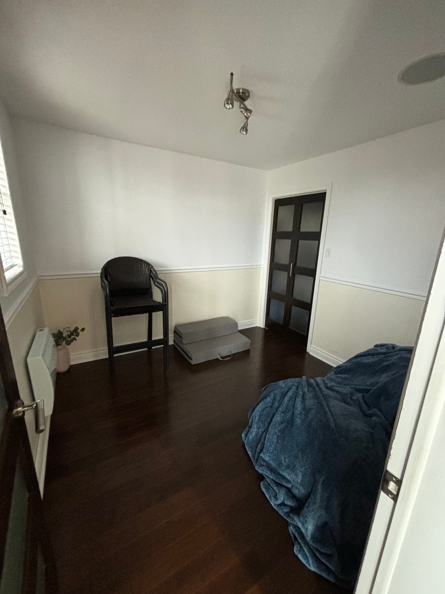 









1265

 - 1275


Rue William-MacDonald

,
Montréal (Lachine),




QC
H8S2A3

