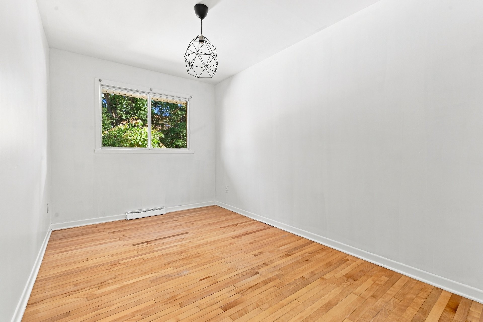 









2735


Rue Cornwall

,
Longueuil (Saint-Hubert),




QC
J3Y5G3

