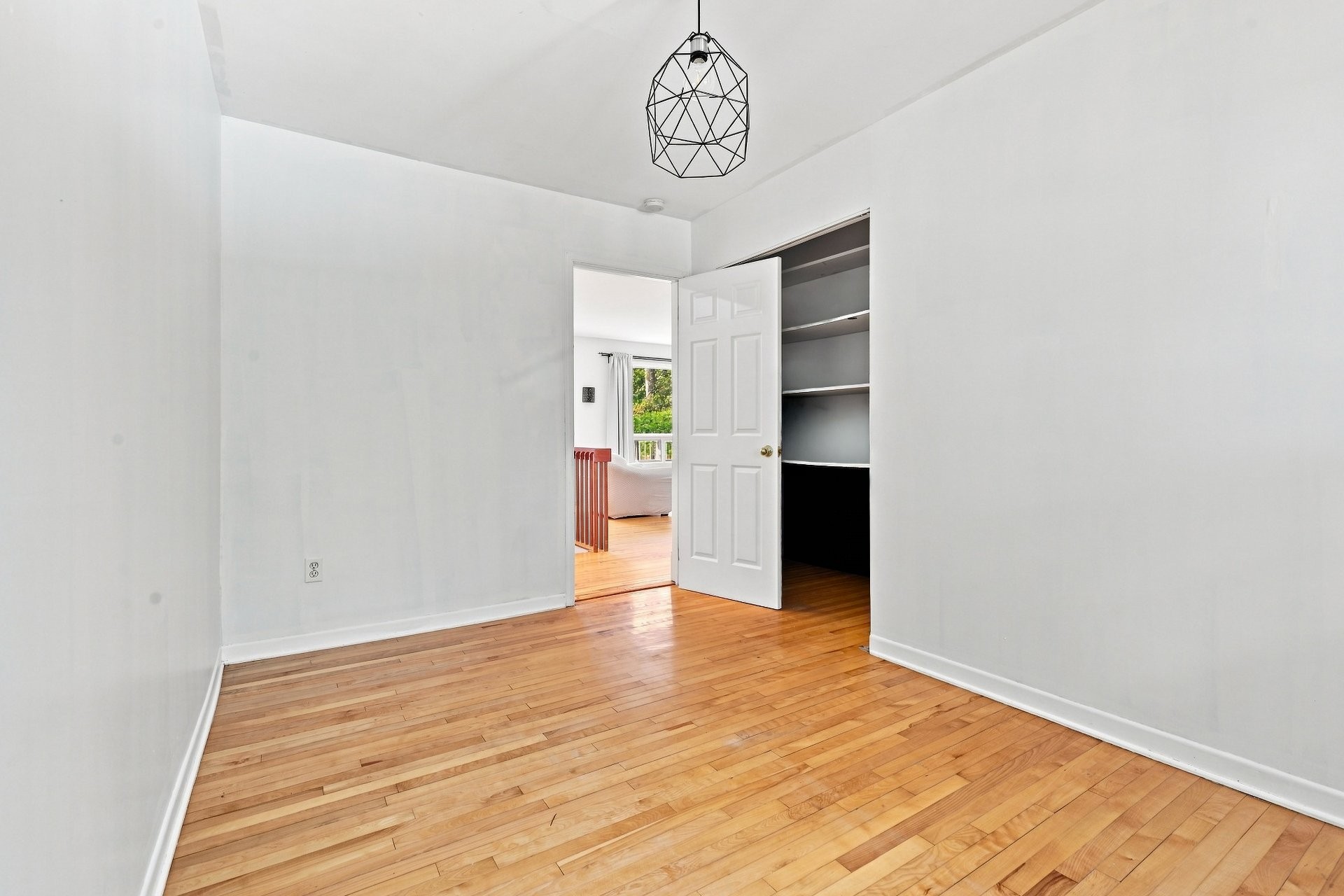 









2735


Rue Cornwall

,
Longueuil (Saint-Hubert),




QC
J3Y5G3

