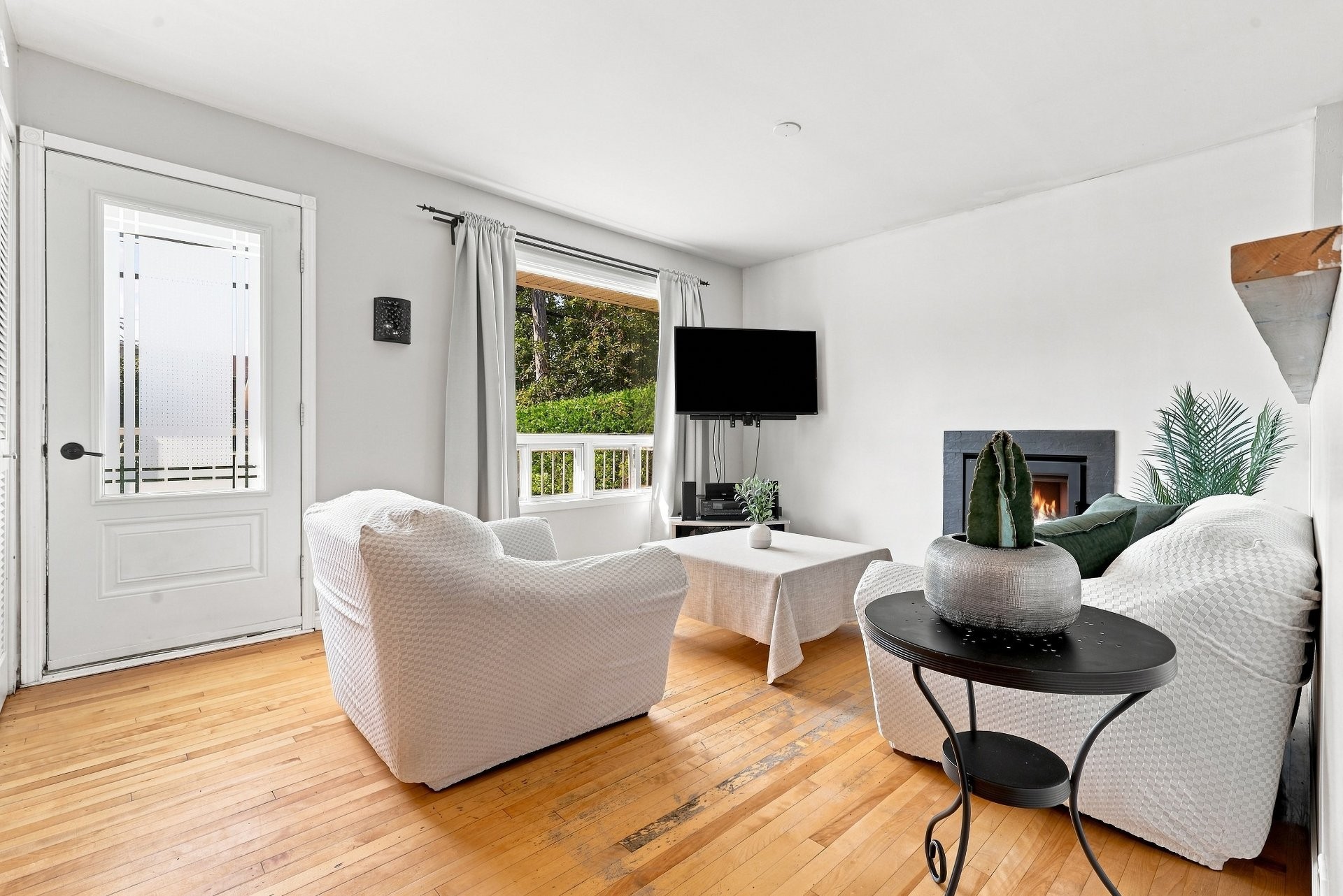 









2735


Rue Cornwall

,
Longueuil (Saint-Hubert),




QC
J3Y5G3

