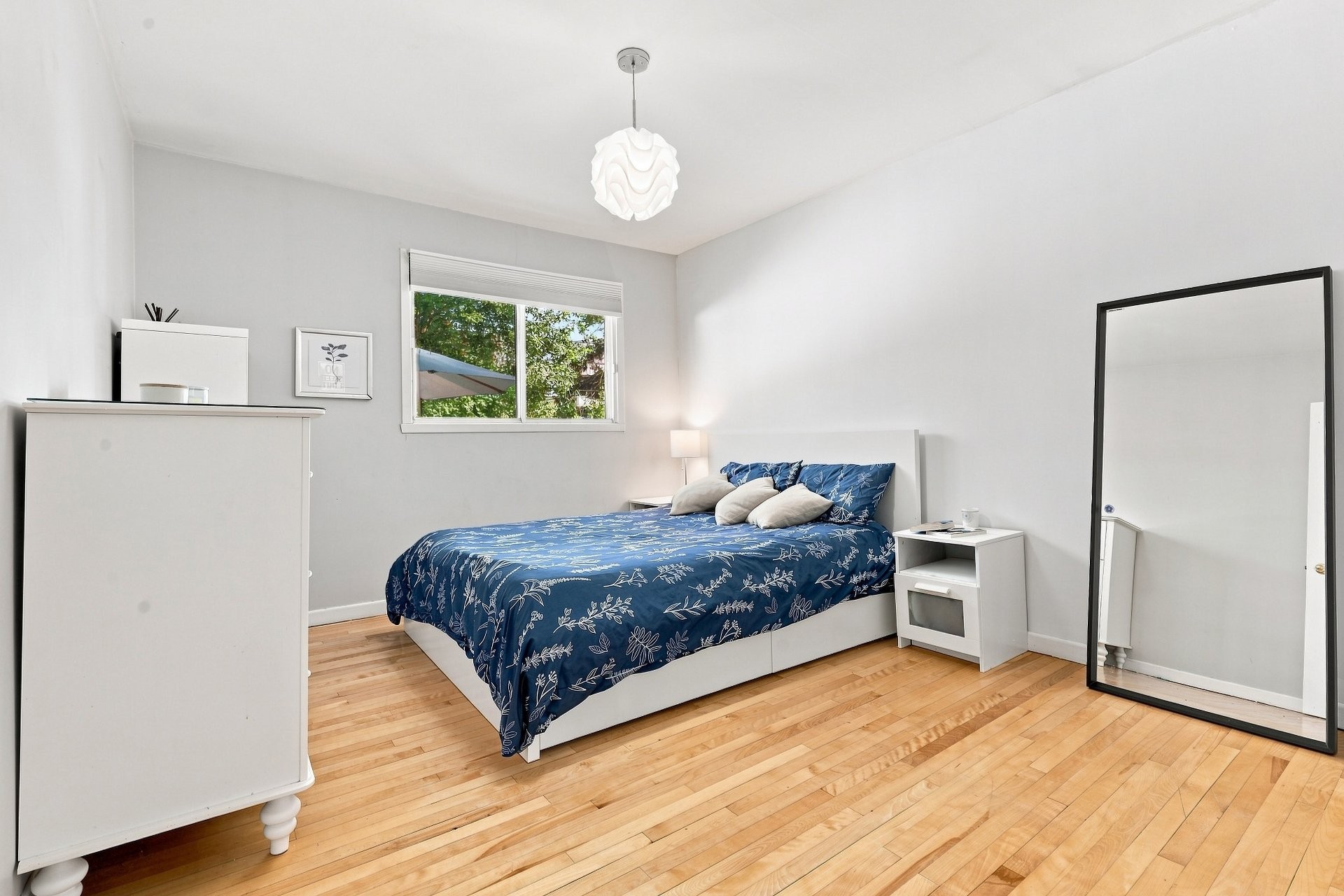 









2735


Rue Cornwall

,
Longueuil (Saint-Hubert),




QC
J3Y5G3

