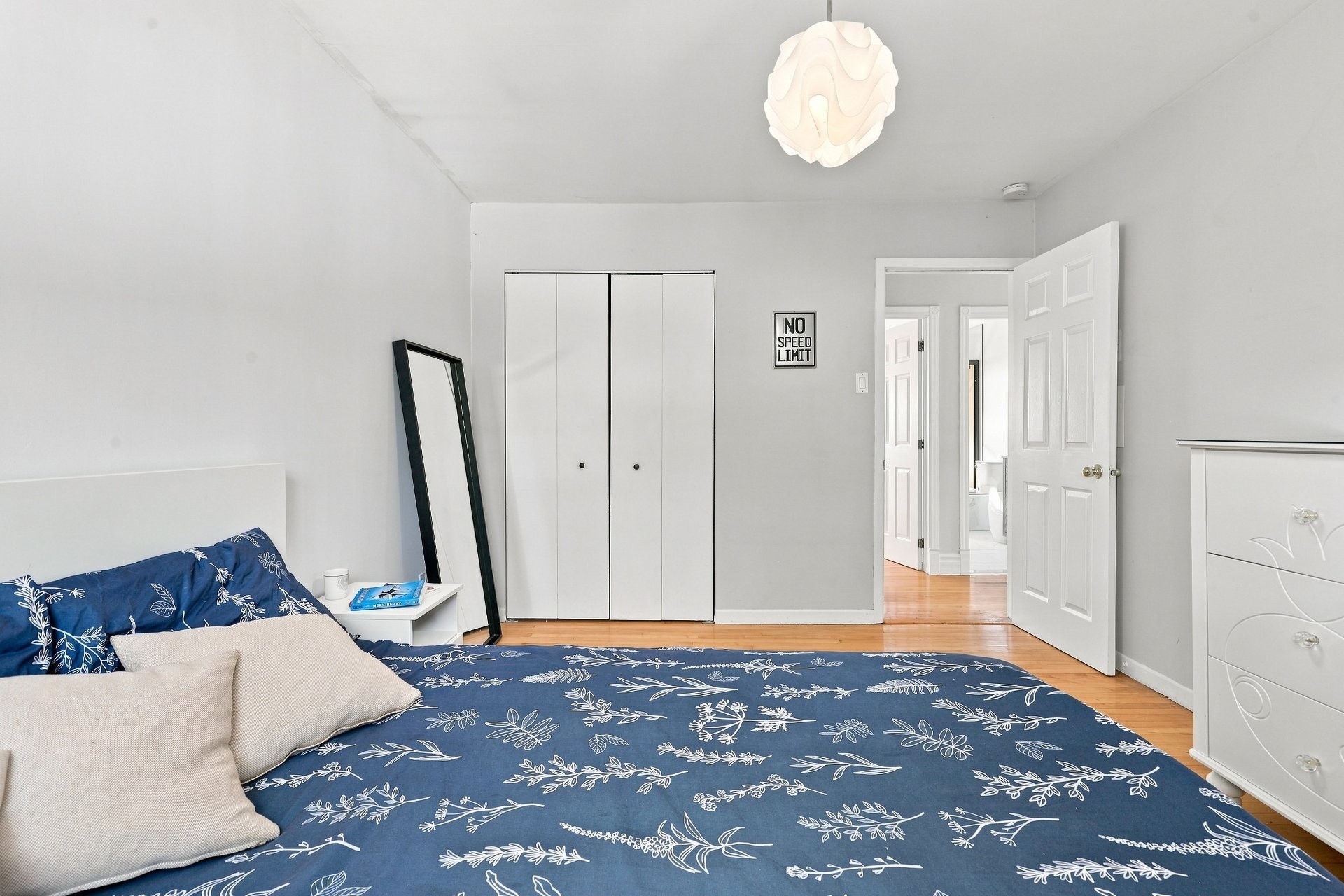 









2735


Rue Cornwall

,
Longueuil (Saint-Hubert),




QC
J3Y5G3

