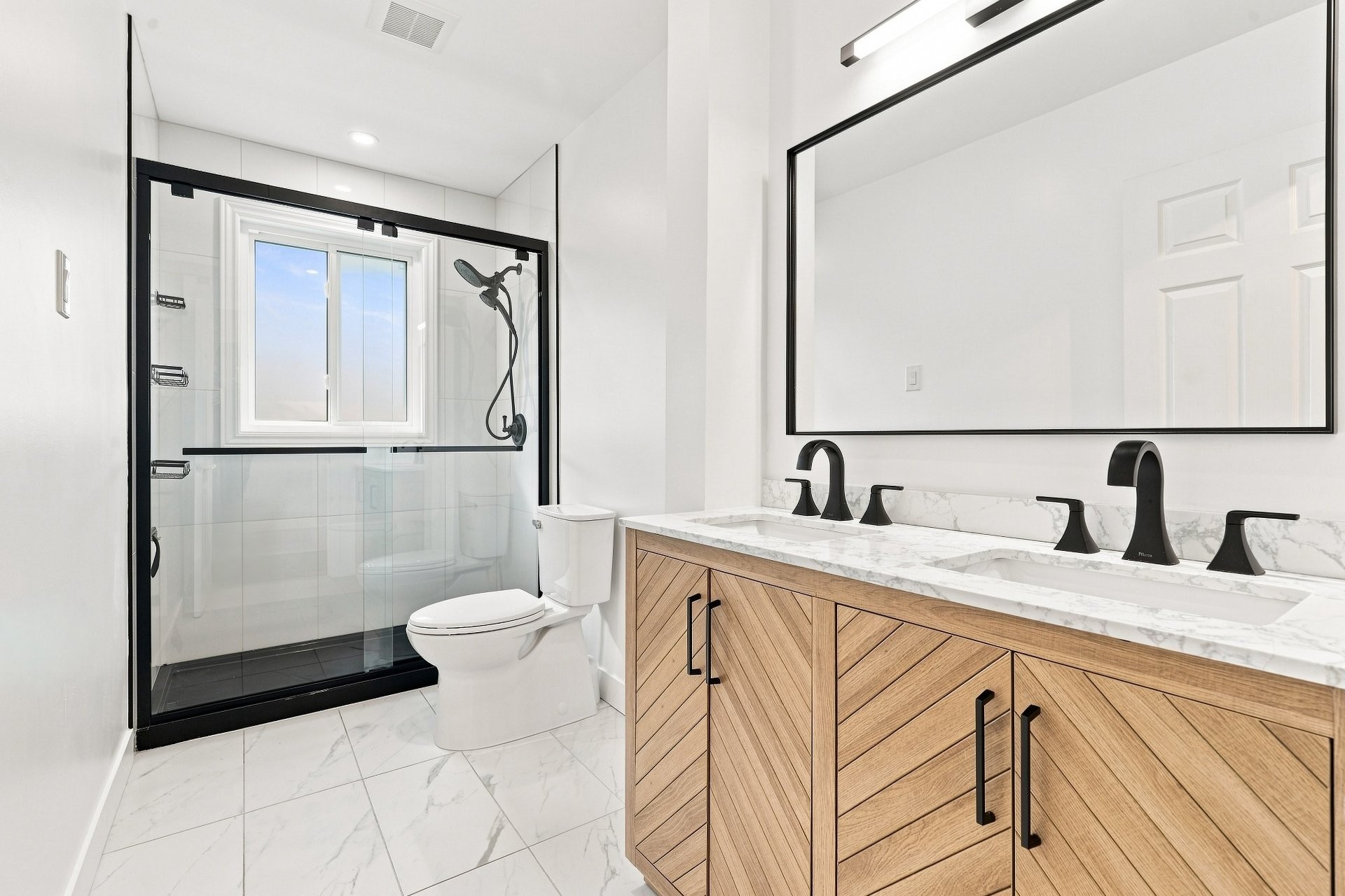 









2735


Rue Cornwall

,
Longueuil (Saint-Hubert),




QC
J3Y5G3

