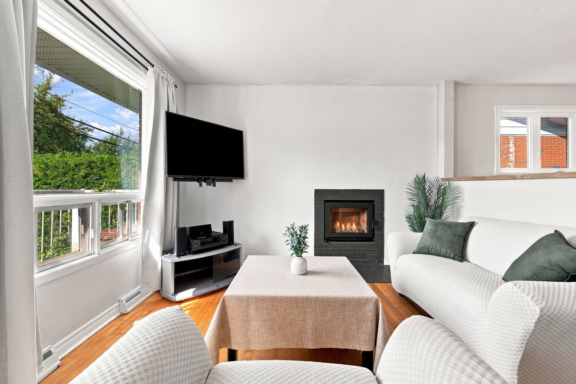 









2735


Rue Cornwall

,
Longueuil (Saint-Hubert),




QC
J3Y5G3

