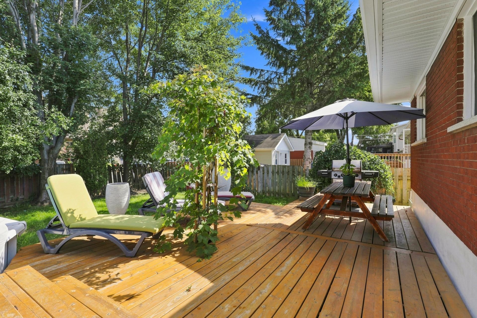 









2735


Rue Cornwall

,
Longueuil (Saint-Hubert),




QC
J3Y5G3

