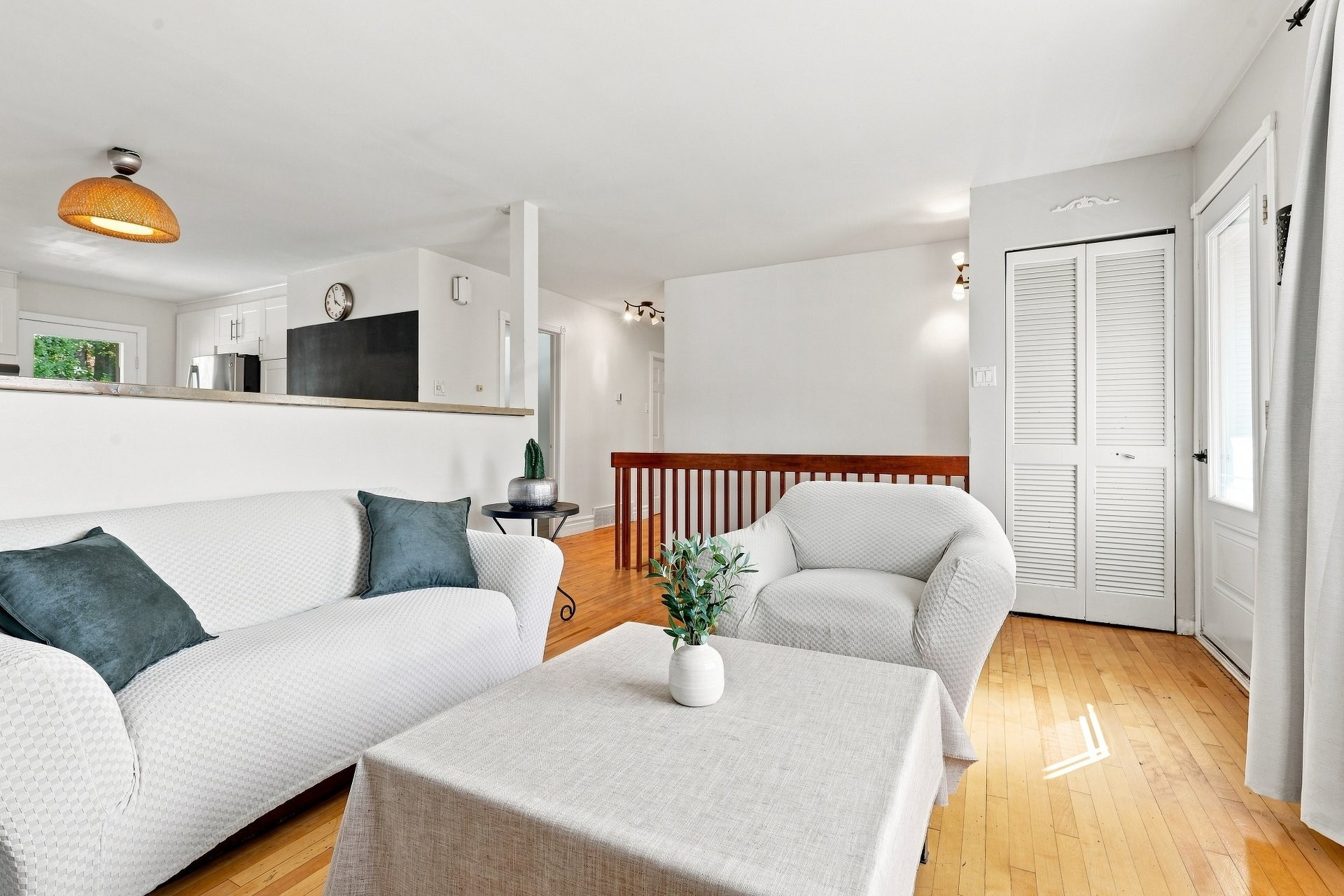 









2735


Rue Cornwall

,
Longueuil (Saint-Hubert),




QC
J3Y5G3

