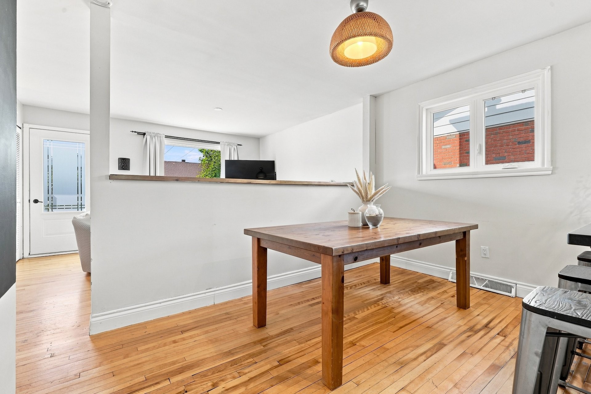 









2735


Rue Cornwall

,
Longueuil (Saint-Hubert),




QC
J3Y5G3

