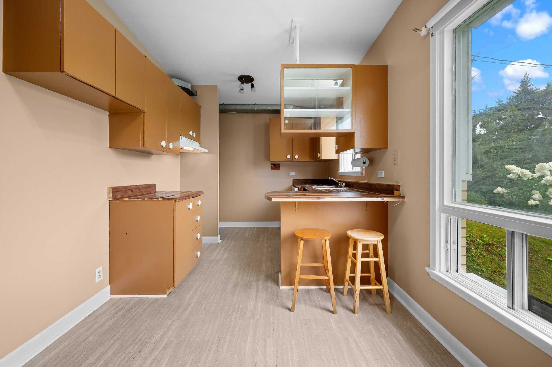 









104


Rue des Bolets

,
Lévis (Desjardins),




QC
G6V2H1


