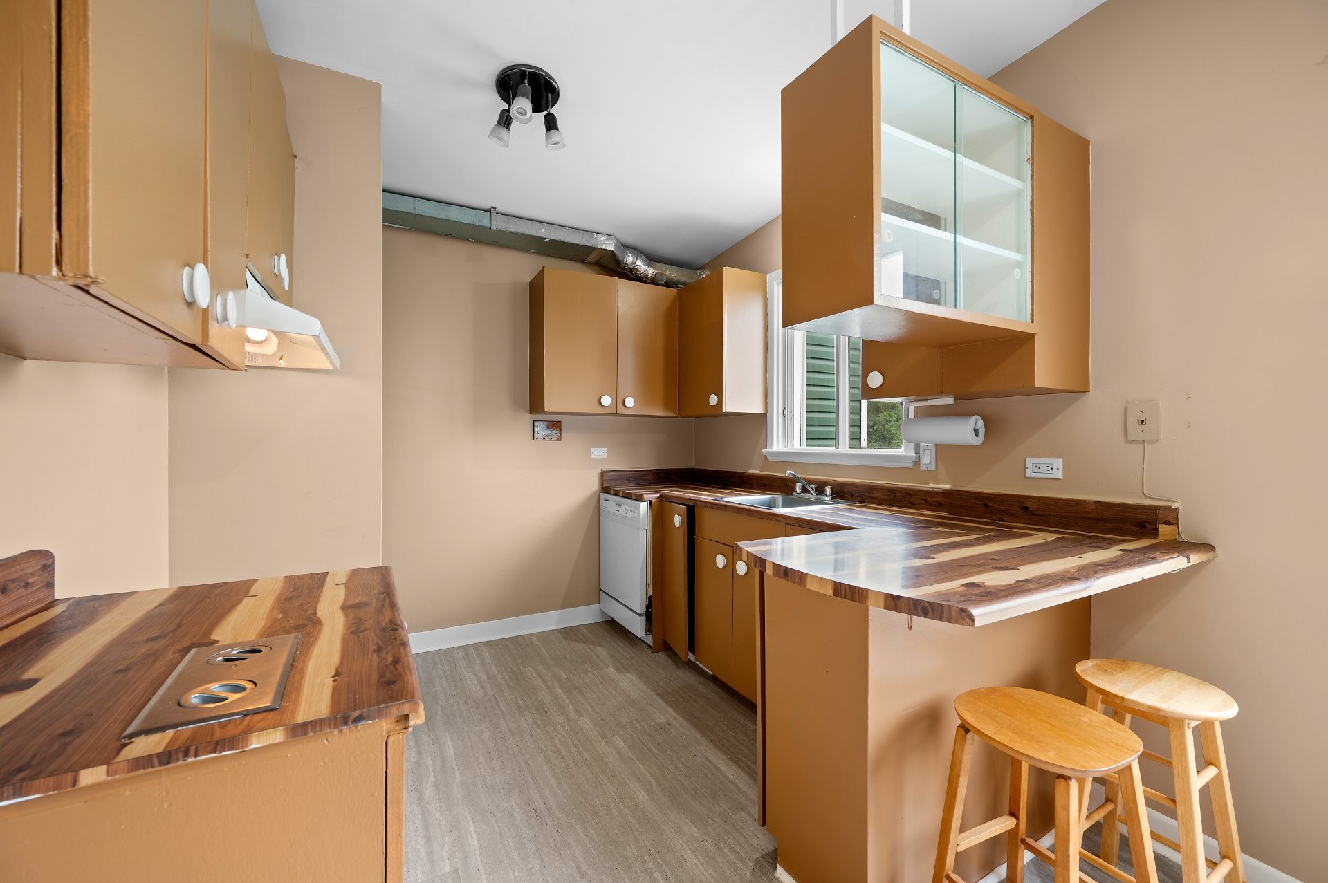 









104


Rue des Bolets

,
Lévis (Desjardins),




QC
G6V2H1

