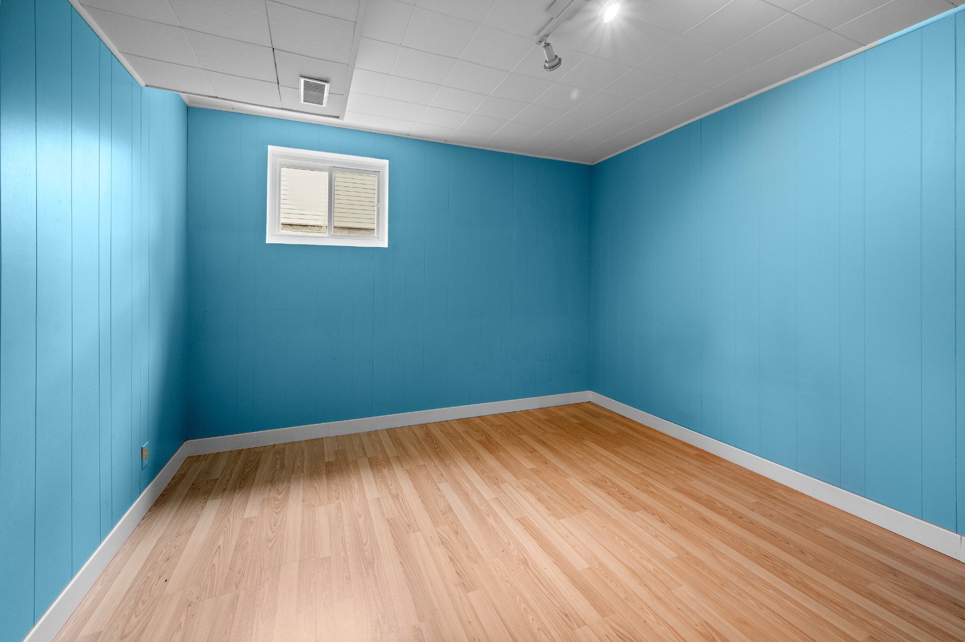 









104


Rue des Bolets

,
Lévis (Desjardins),




QC
G6V2H1

