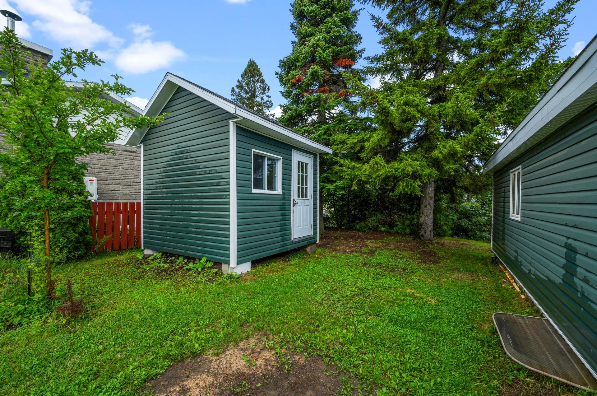 









104


Rue des Bolets

,
Lévis (Desjardins),




QC
G6V2H1

