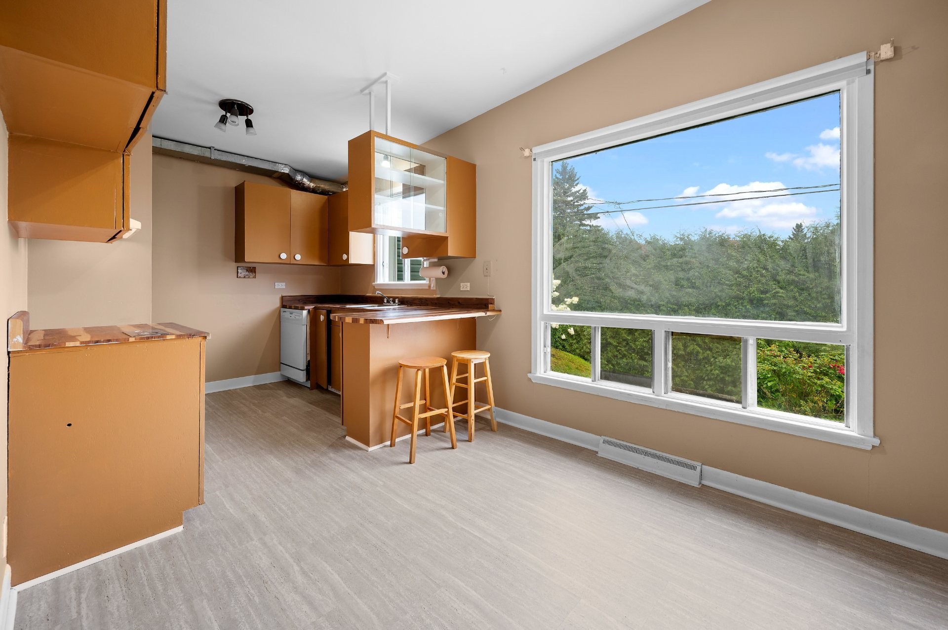 









104


Rue des Bolets

,
Lévis (Desjardins),




QC
G6V2H1


