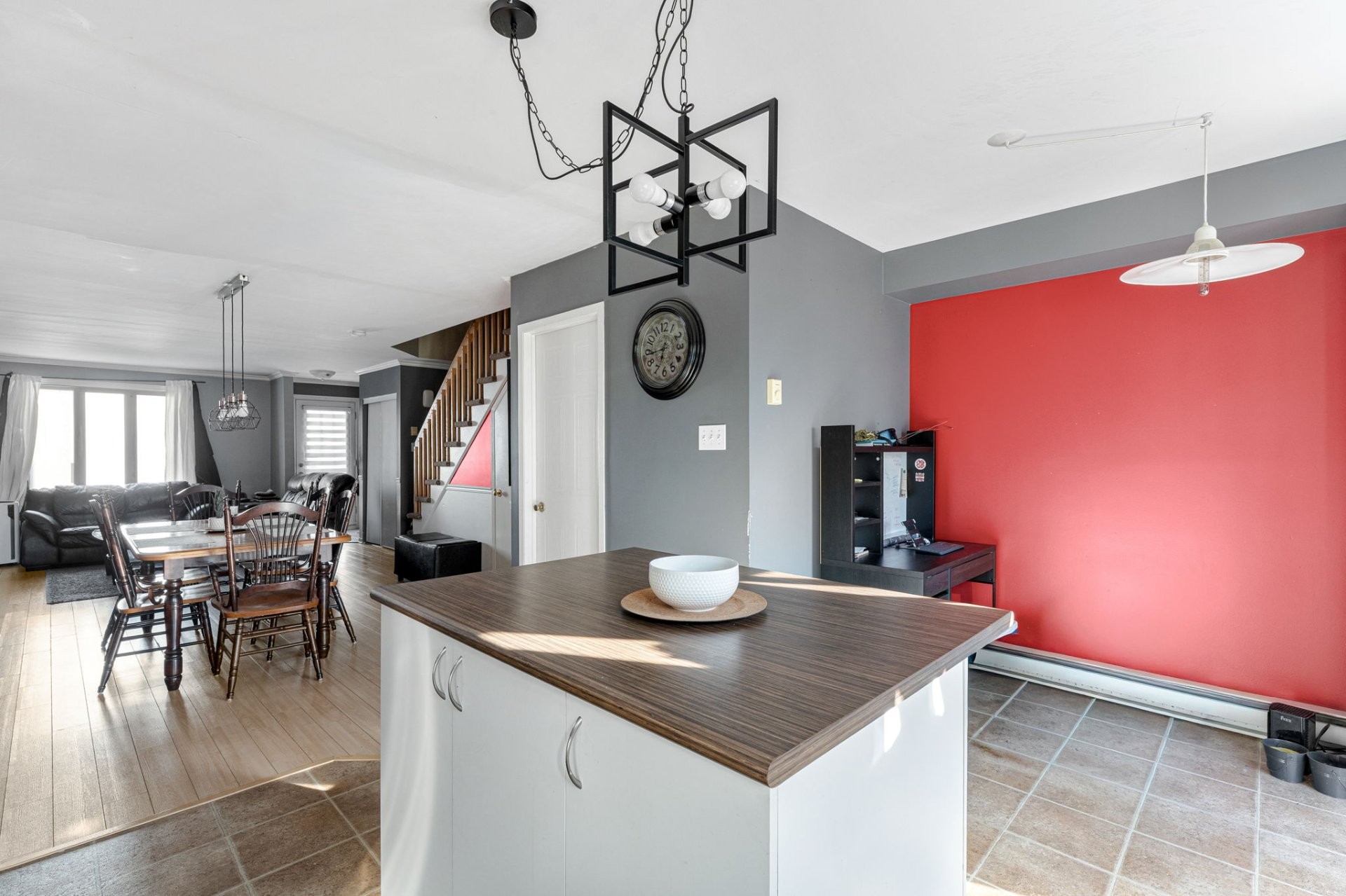 









74Z

 - 76Z


Rue de la Futaie

,
Varennes,




QC
J3X1Z6

