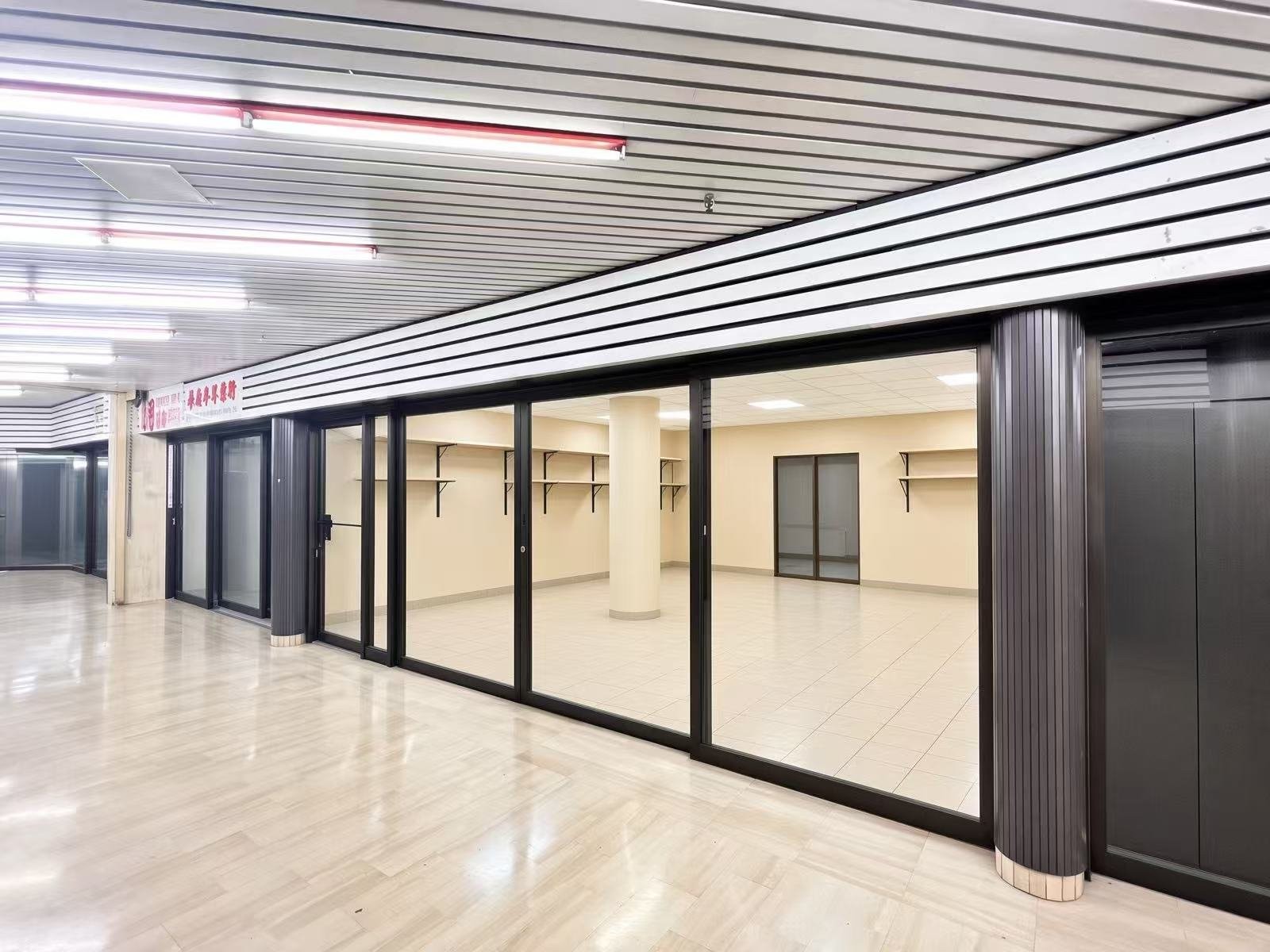 









1111


Rue St-Urbain

, M03,
Montréal (Ville-Marie),




QC
H2Z1Y6

