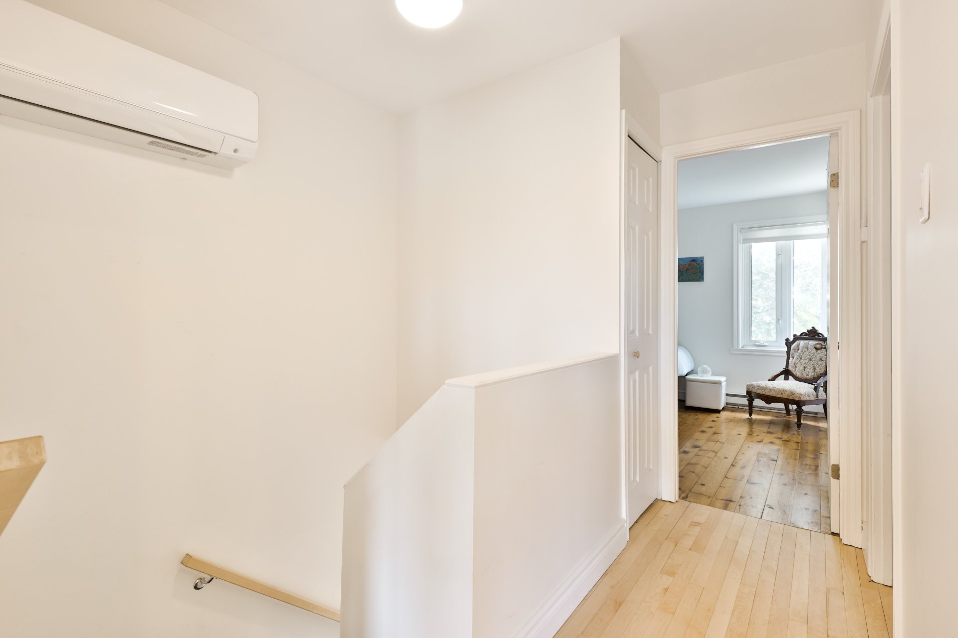 









1323


Boul. Jolibourg

,
Laval (Sainte-Dorothée),




QC
H7Y1W8

