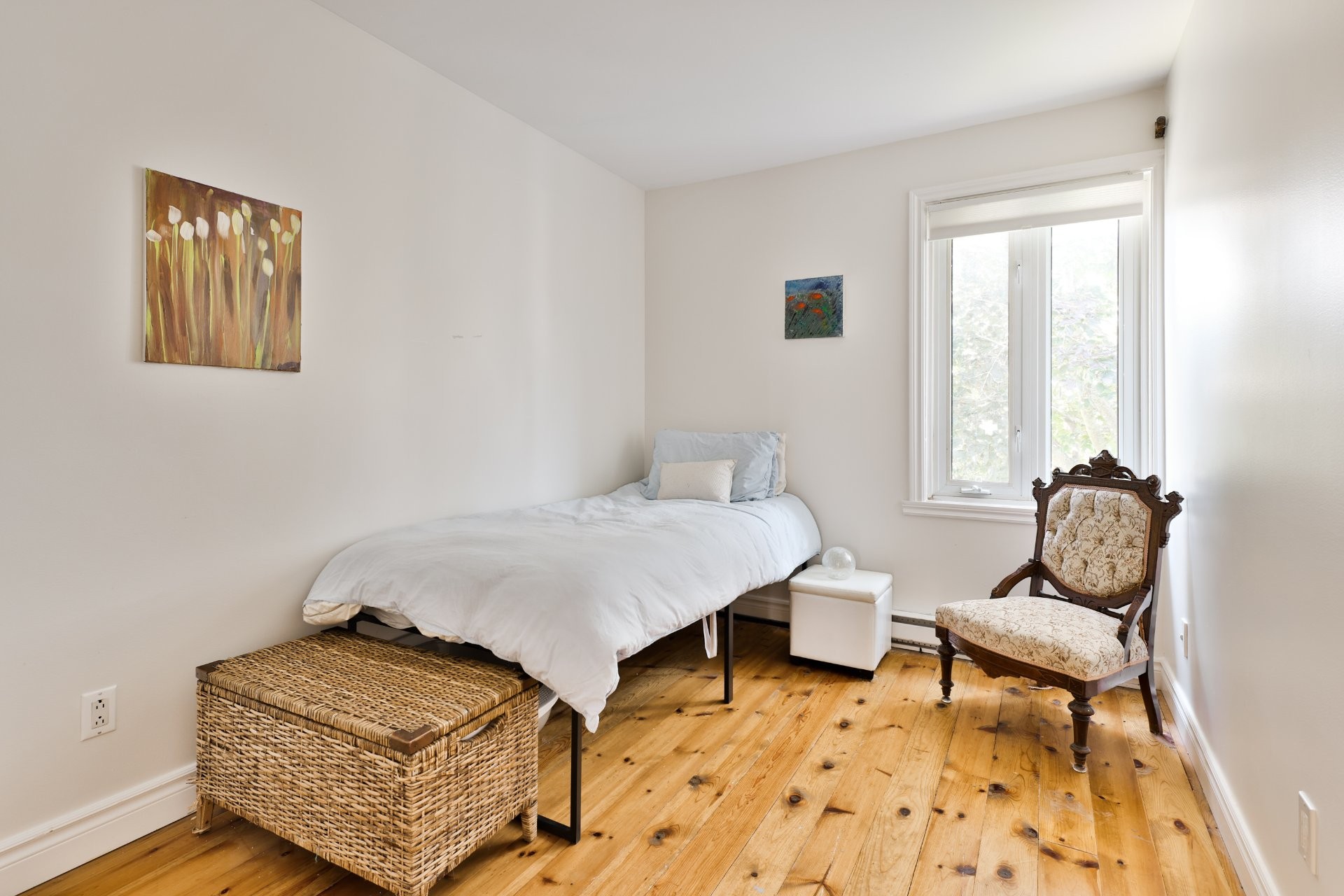









1323


Boul. Jolibourg

,
Laval (Sainte-Dorothée),




QC
H7Y1W8

