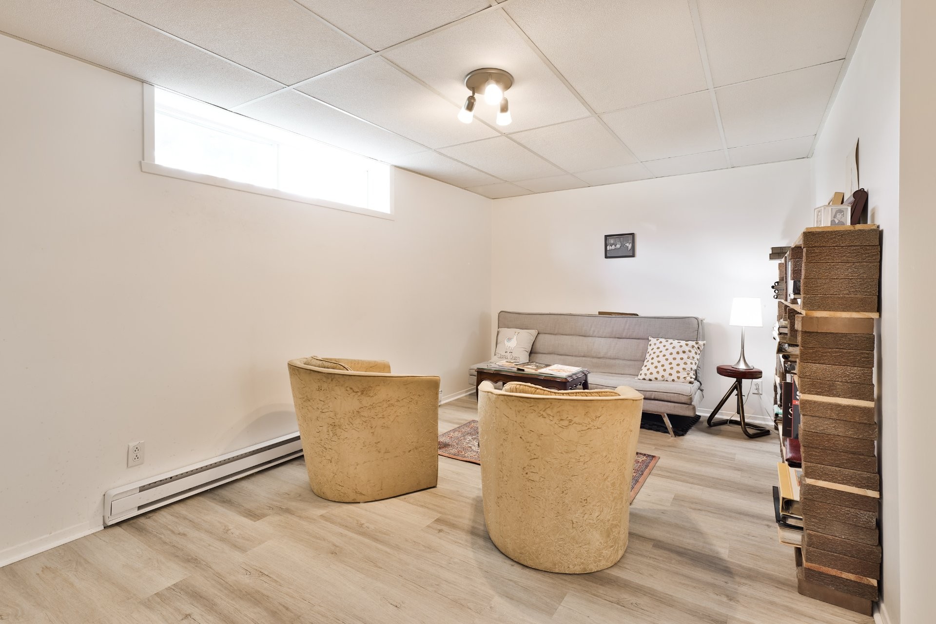 









1323


Boul. Jolibourg

,
Laval (Sainte-Dorothée),




QC
H7Y1W8

