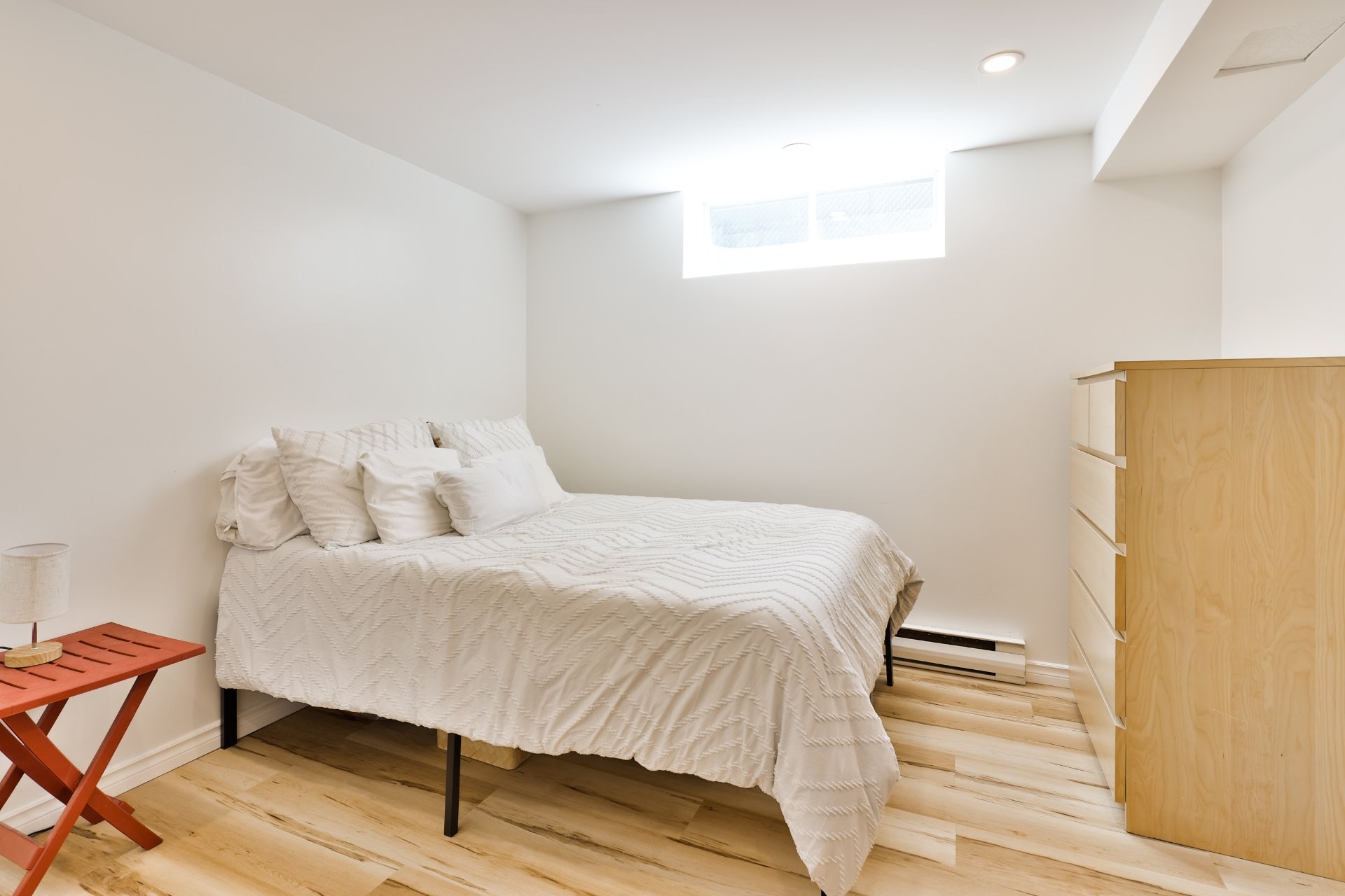 









1323


Boul. Jolibourg

,
Laval (Sainte-Dorothée),




QC
H7Y1W8

