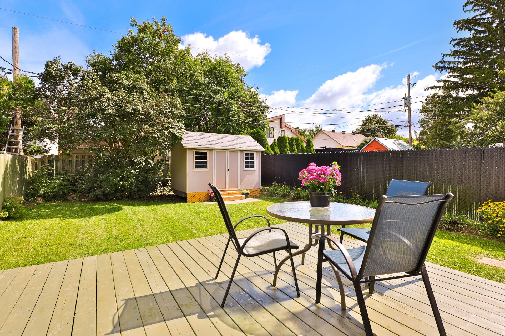 









1323


Boul. Jolibourg

,
Laval (Sainte-Dorothée),




QC
H7Y1W8

