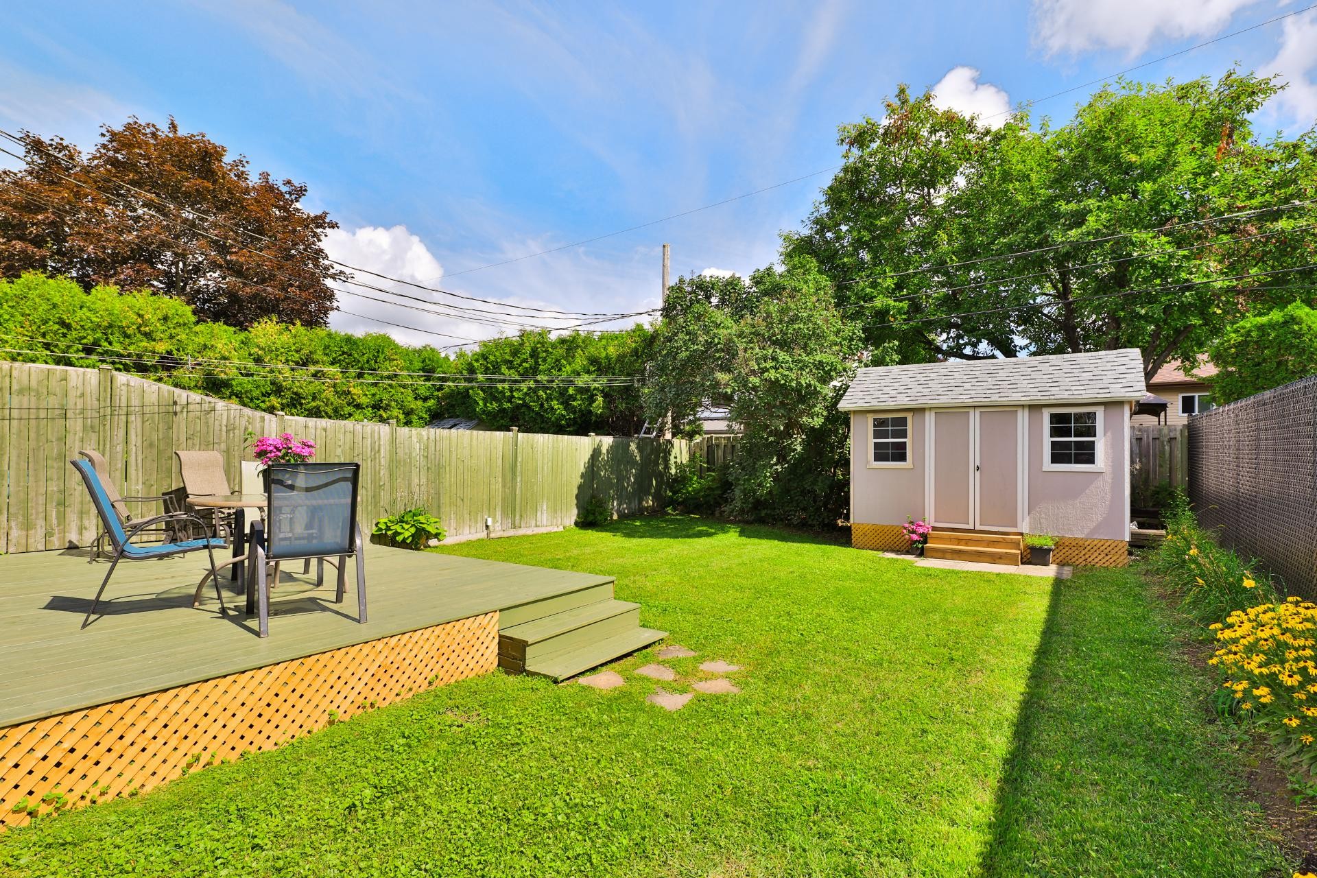 









1323


Boul. Jolibourg

,
Laval (Sainte-Dorothée),




QC
H7Y1W8

