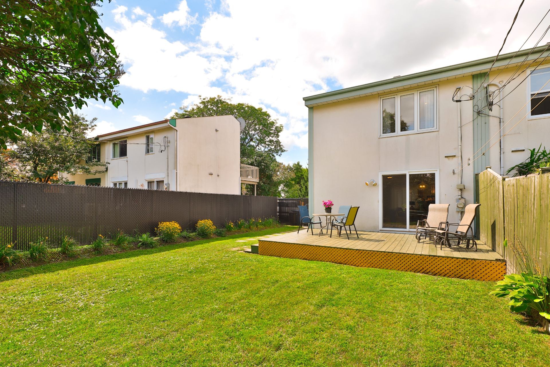 









1323


Boul. Jolibourg

,
Laval (Sainte-Dorothée),




QC
H7Y1W8

