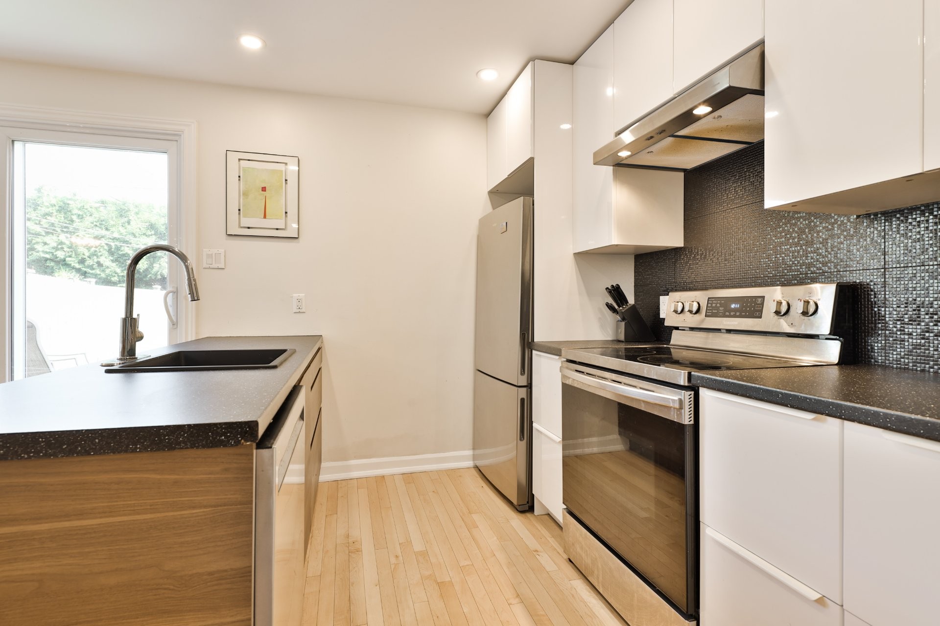 









1323


Boul. Jolibourg

,
Laval (Sainte-Dorothée),




QC
H7Y1W8

