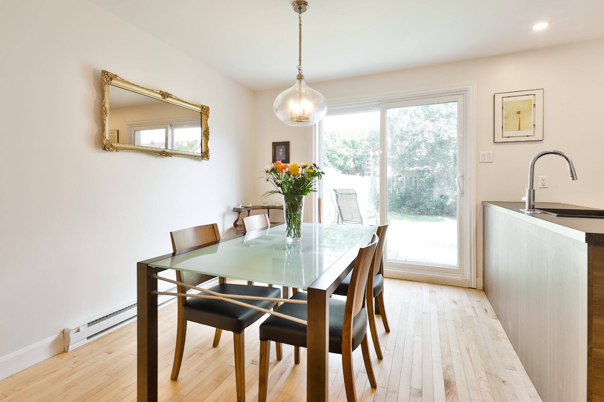 









1323


Boul. Jolibourg

,
Laval (Sainte-Dorothée),




QC
H7Y1W8


