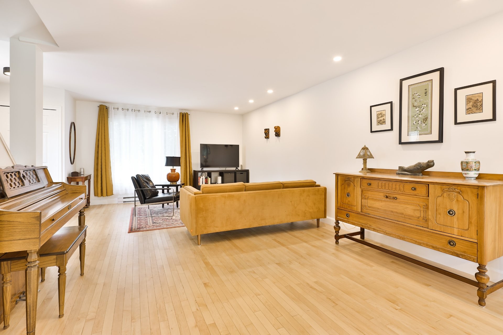 









1323


Boul. Jolibourg

,
Laval (Sainte-Dorothée),




QC
H7Y1W8

