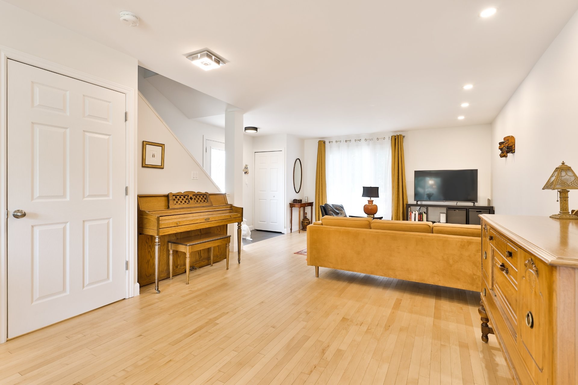 









1323


Boul. Jolibourg

,
Laval (Sainte-Dorothée),




QC
H7Y1W8

