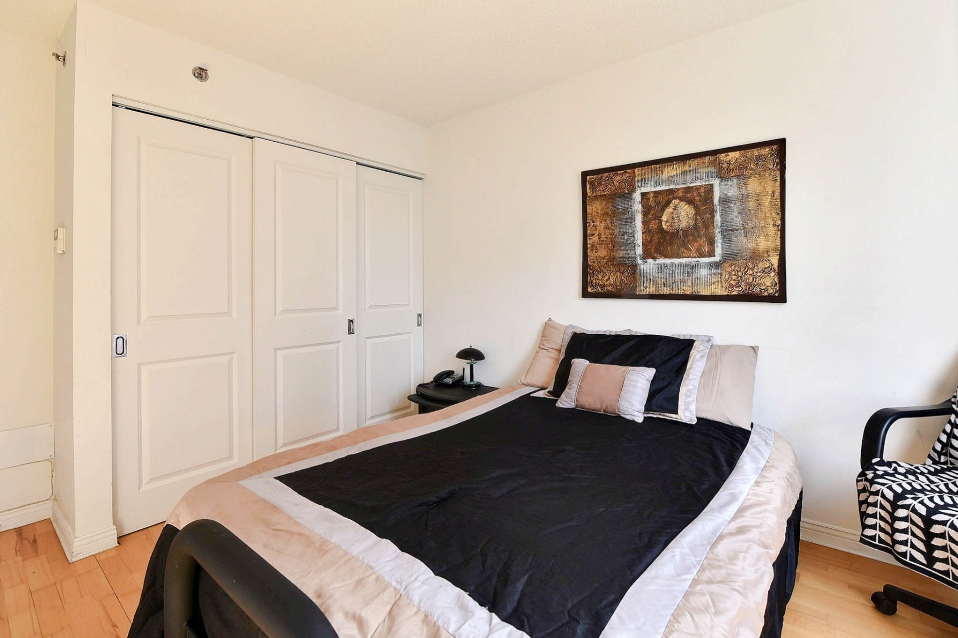 









1225


Rue Notre-Dame O.

, 624,
Montréal (Ville-Marie),




QC
H3C6S3

