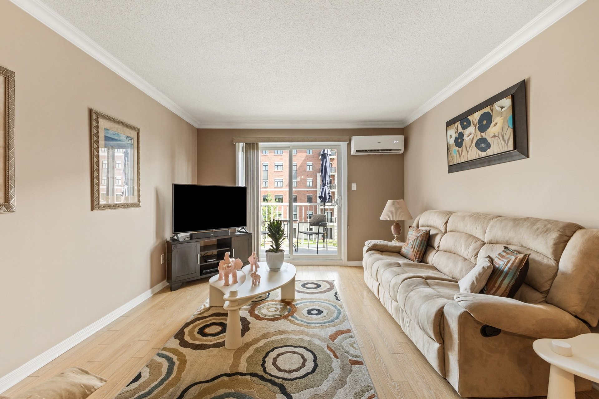 









240


Boul. de l'Hôpital

, 46,
Gatineau (Gatineau),




QC
J8T8J6


