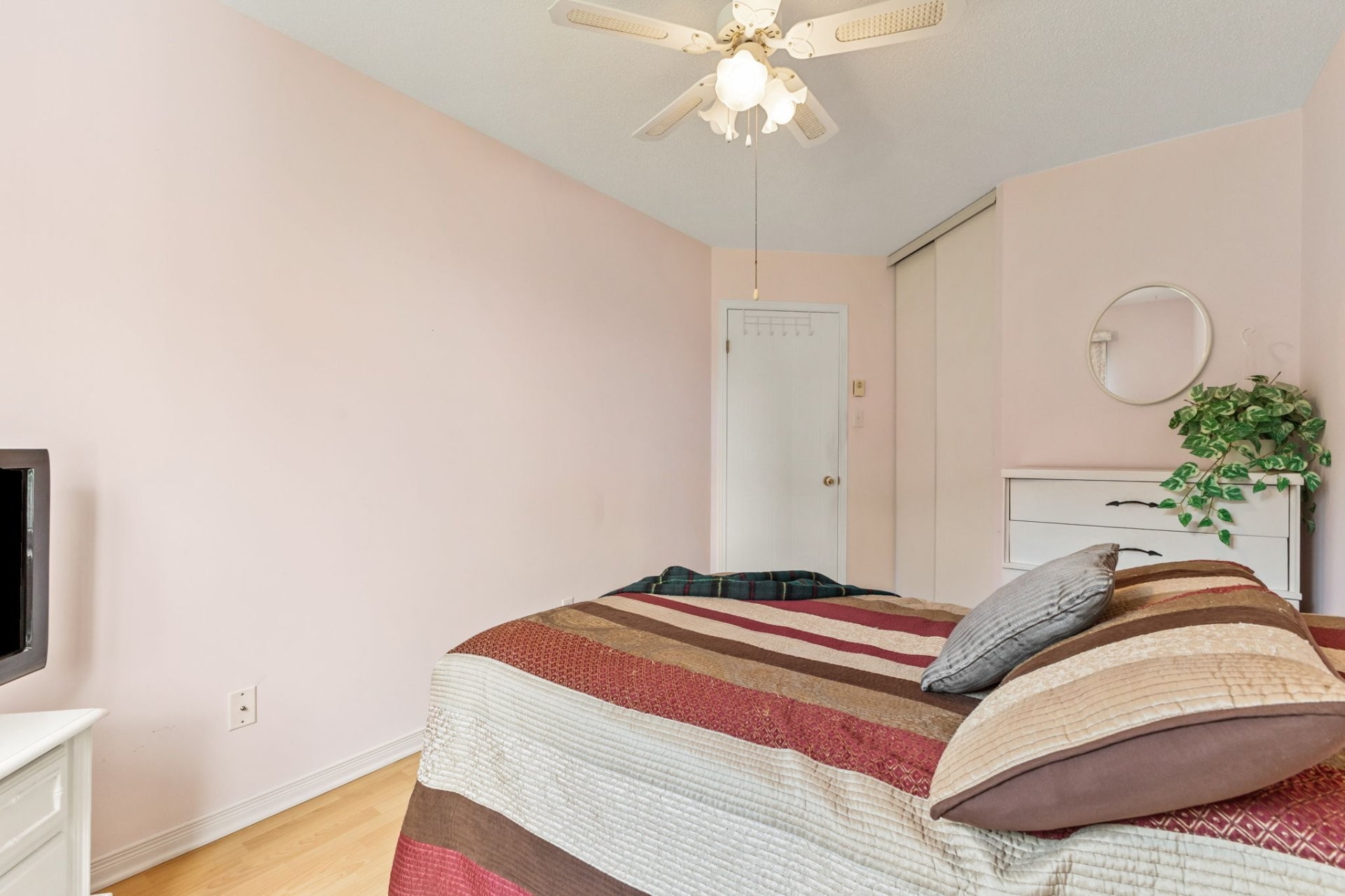 









240


Boul. de l'Hôpital

, 46,
Gatineau (Gatineau),




QC
J8T8J6

