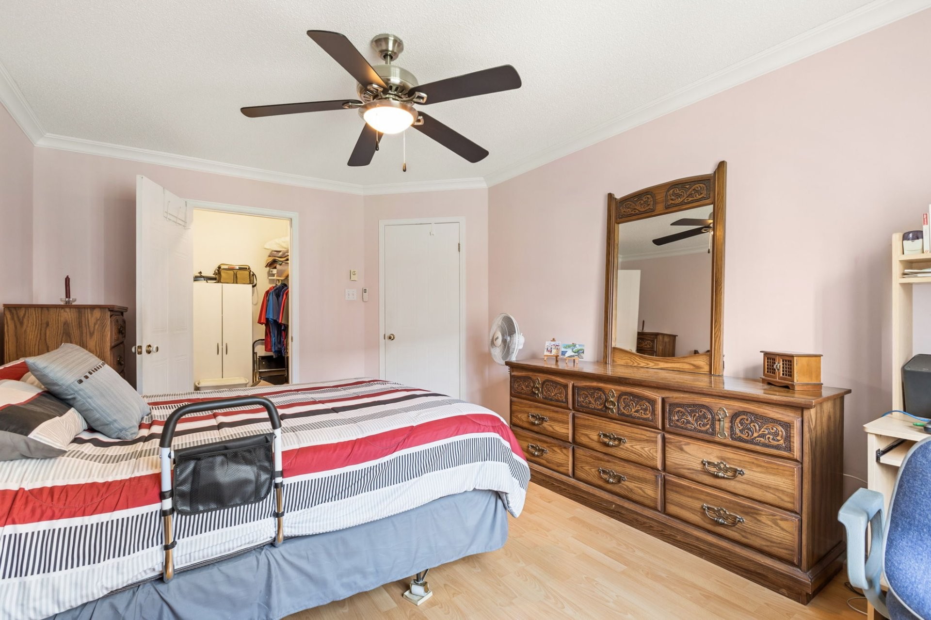 









240


Boul. de l'Hôpital

, 46,
Gatineau (Gatineau),




QC
J8T8J6

