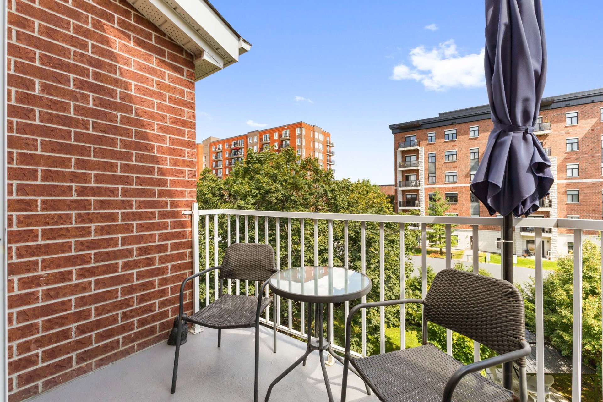 









240


Boul. de l'Hôpital

, 46,
Gatineau (Gatineau),




QC
J8T8J6

