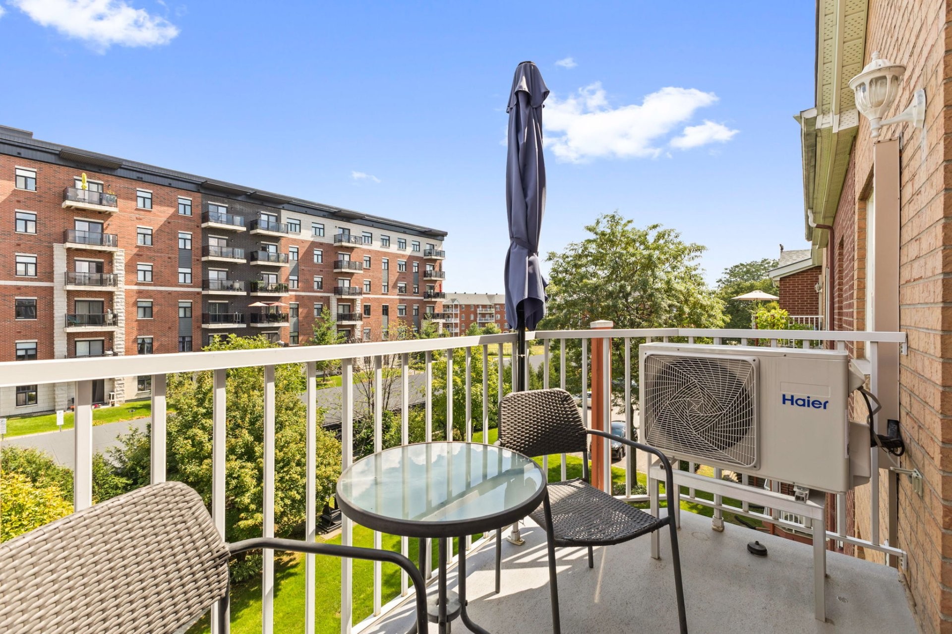 









240


Boul. de l'Hôpital

, 46,
Gatineau (Gatineau),




QC
J8T8J6

