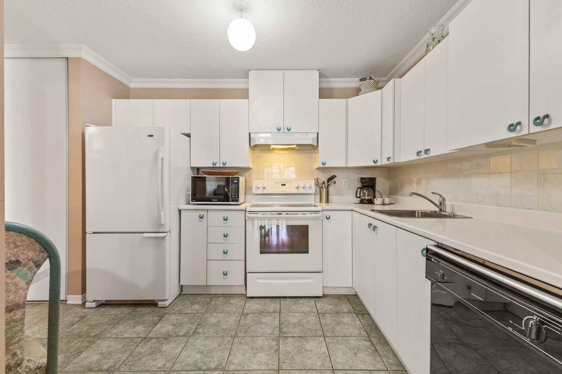 









240


Boul. de l'Hôpital

, 46,
Gatineau (Gatineau),




QC
J8T8J6

