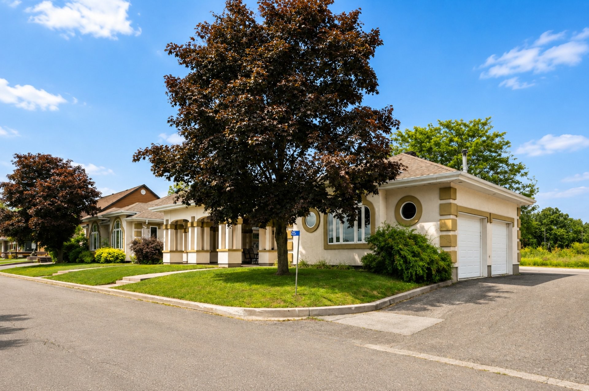 









295


Ch. du Fer-à-Cheval

,
Gatineau (Masson-Angers),




QC
J8M1L8

