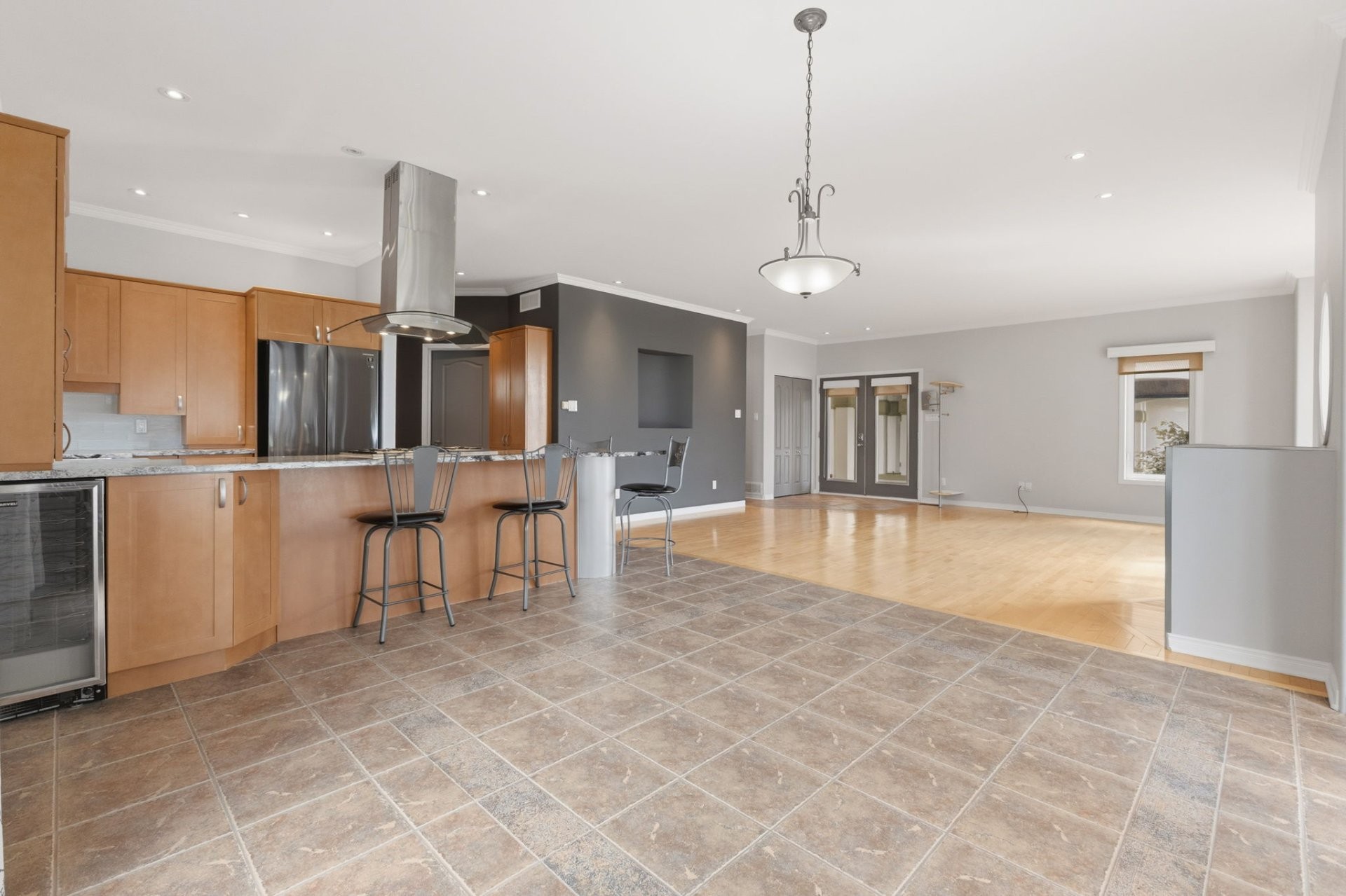 









295


Ch. du Fer-à-Cheval

,
Gatineau (Masson-Angers),




QC
J8M1L8

