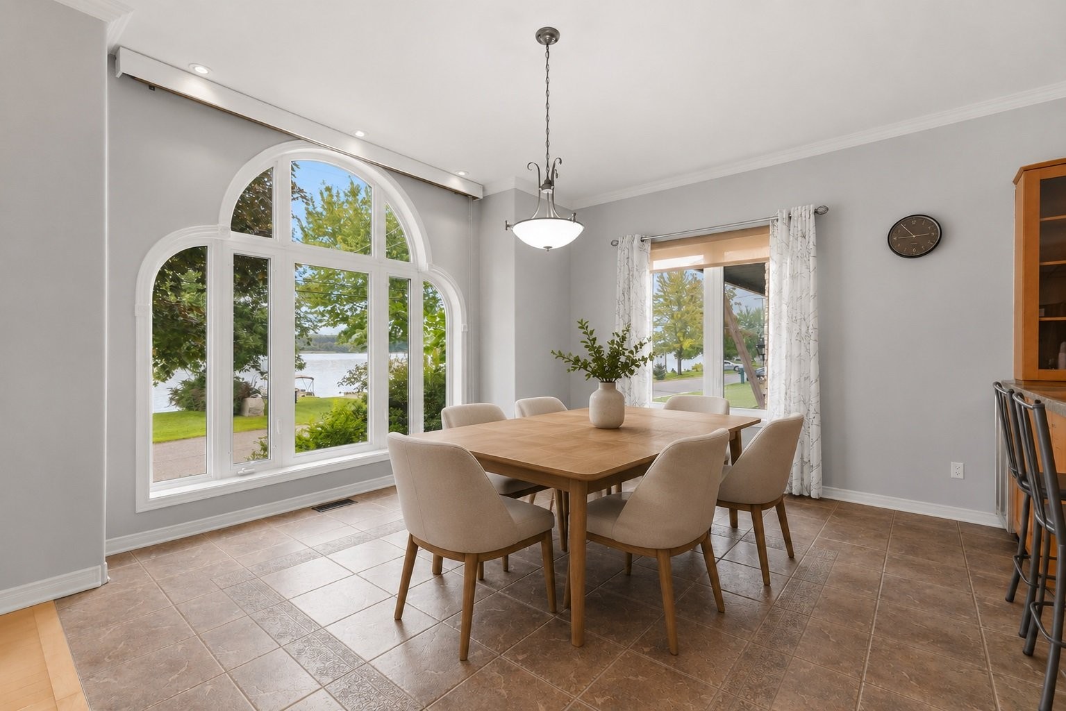 









295


Ch. du Fer-à-Cheval

,
Gatineau (Masson-Angers),




QC
J8M1L8

