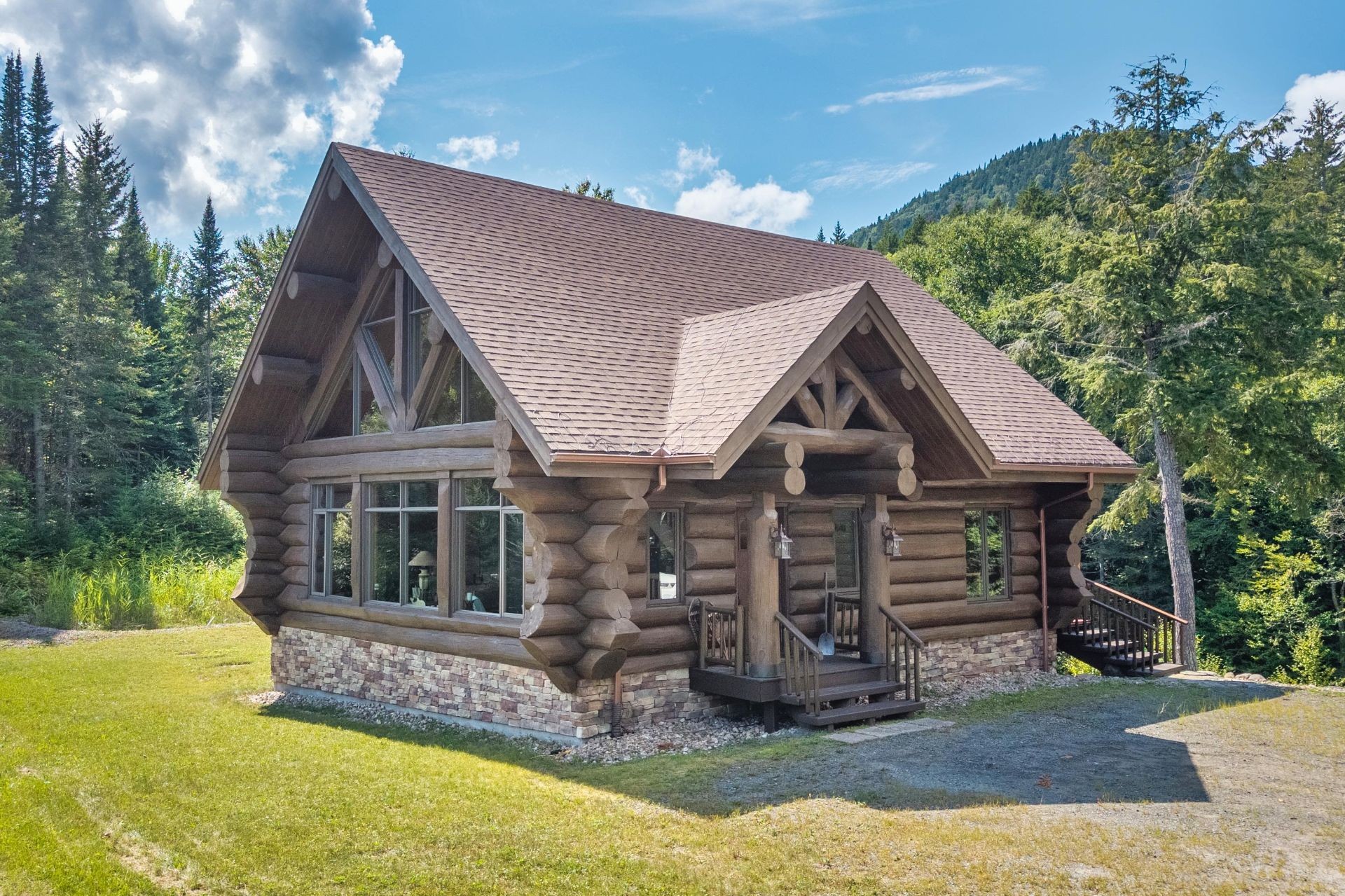 









221


Ch. de l'Avalanche

,
Lac-Supérieur,




QC
J0T1P0

