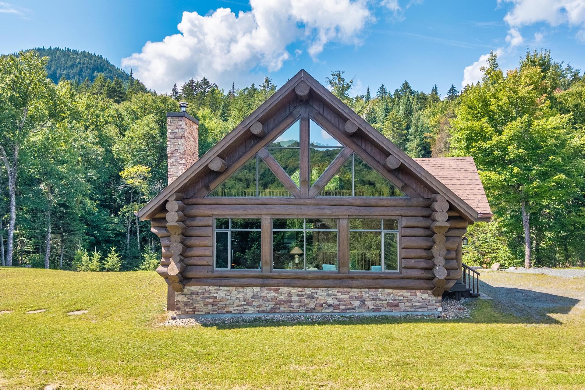 









221


Ch. de l'Avalanche

,
Lac-Supérieur,




QC
J0T1P0

