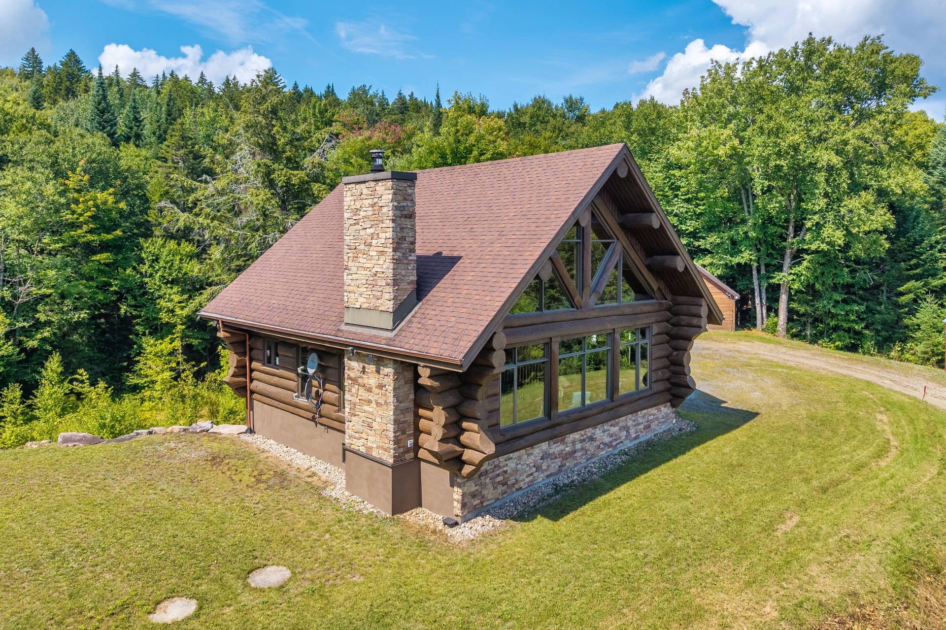 









221


Ch. de l'Avalanche

,
Lac-Supérieur,




QC
J0T1P0

