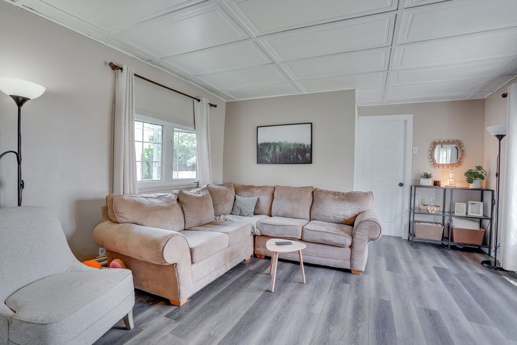 









19


12e Avenue O.

,
Gatineau (Gatineau),




QC
J8T5P2

