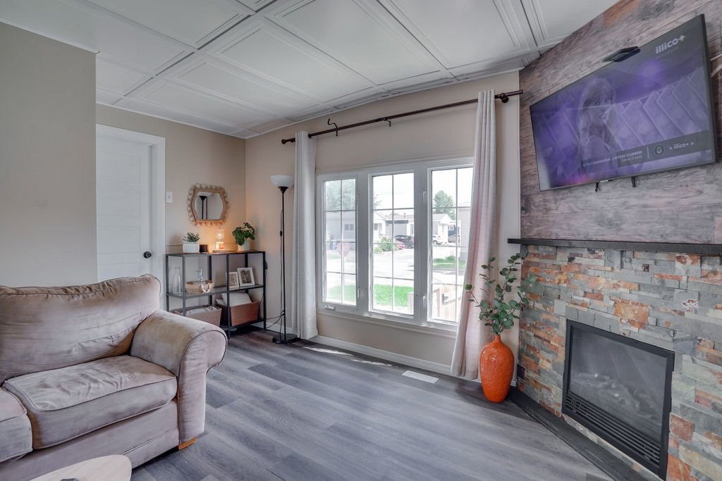 









19


12e Avenue O.

,
Gatineau (Gatineau),




QC
J8T5P2

