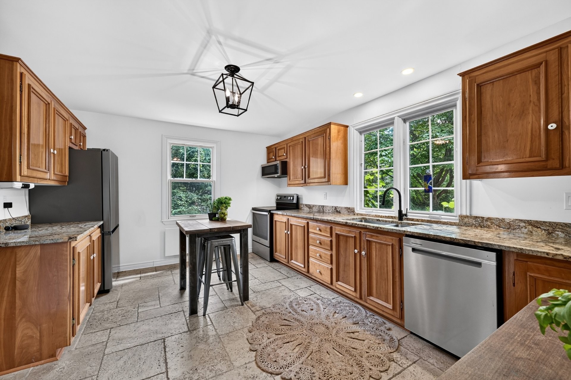 









707


Rue Main

,
Hudson,




QC
J0P1H0


