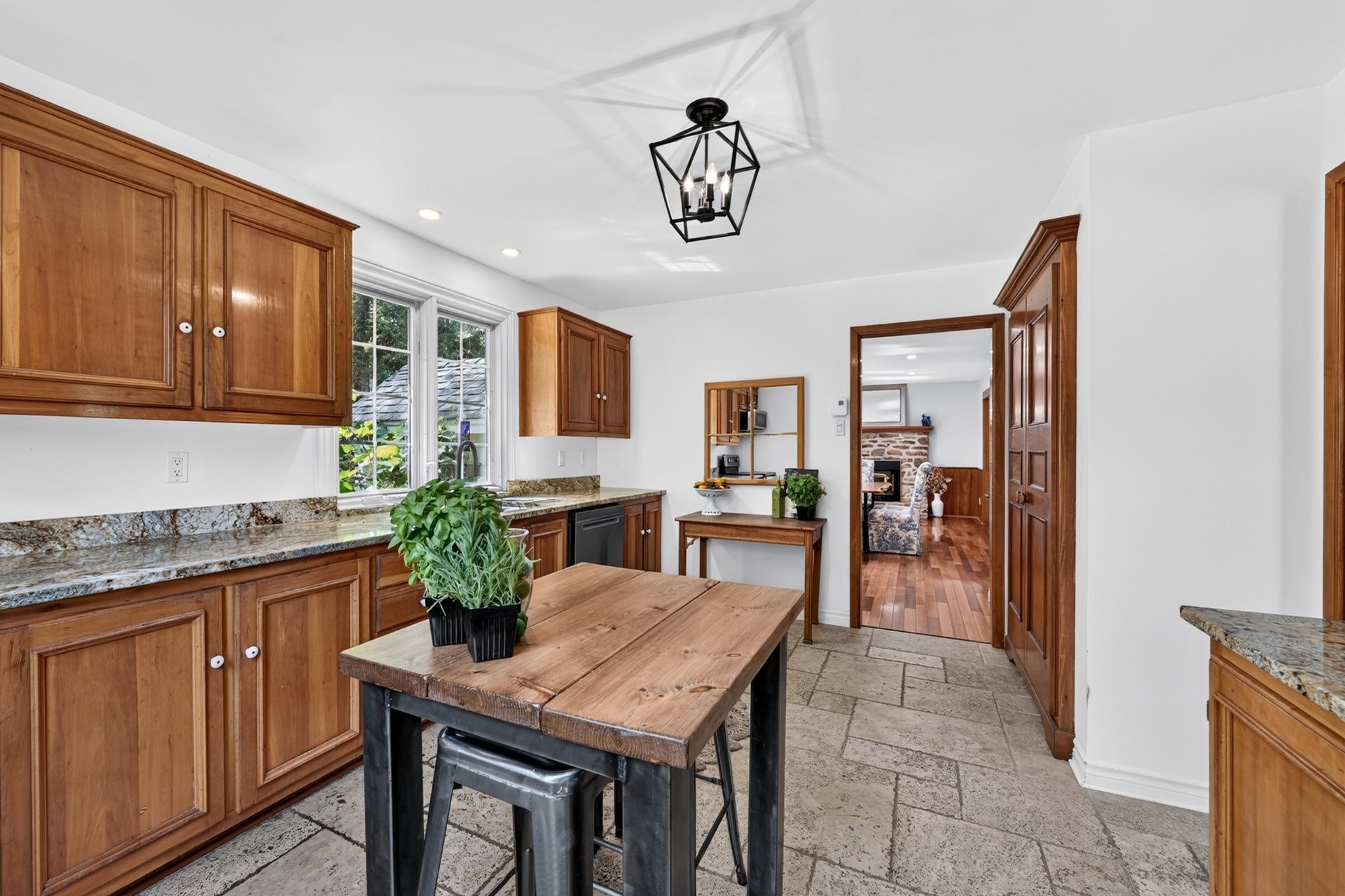 









707


Rue Main

,
Hudson,




QC
J0P1H0

