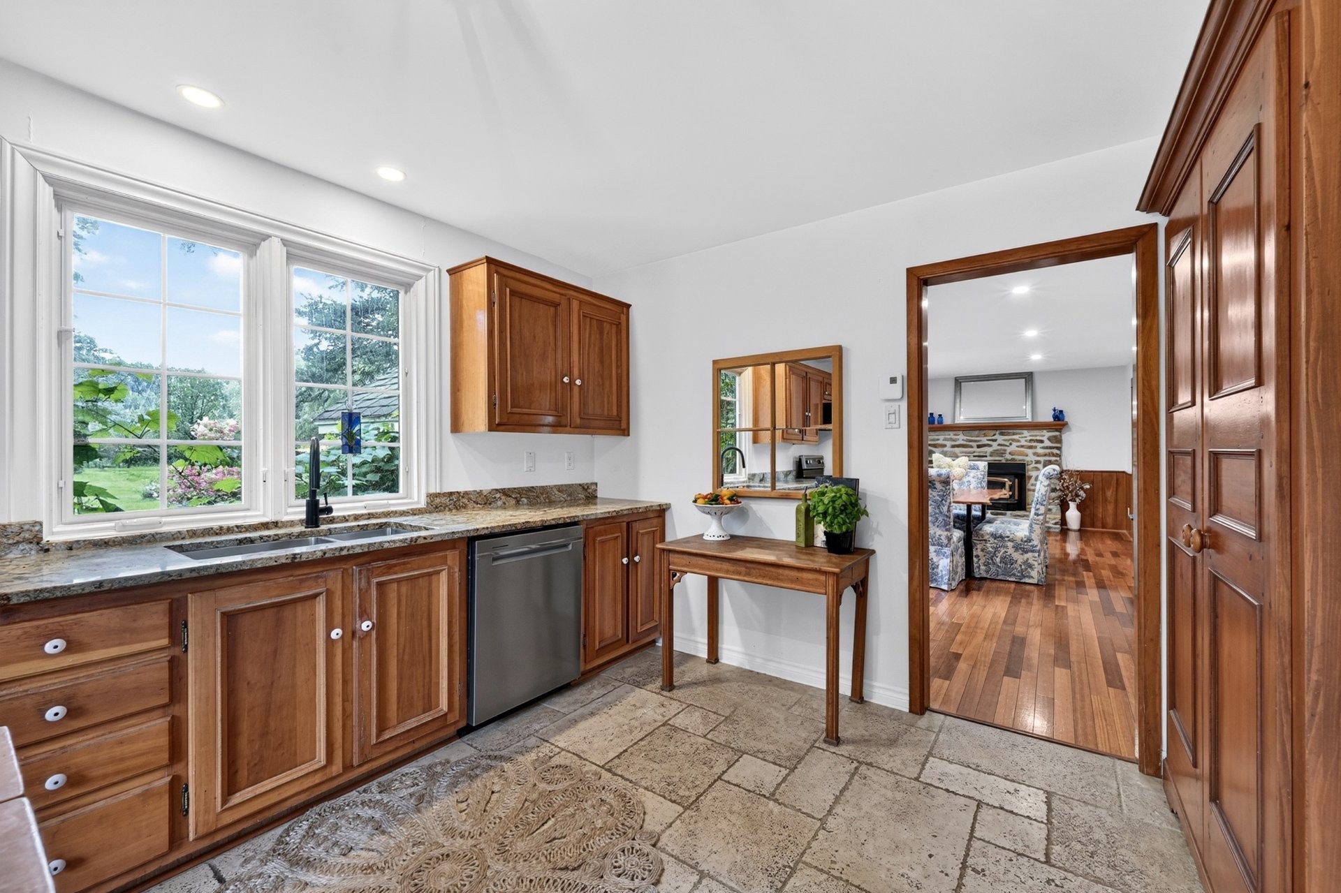 









707


Rue Main

,
Hudson,




QC
J0P1H0

