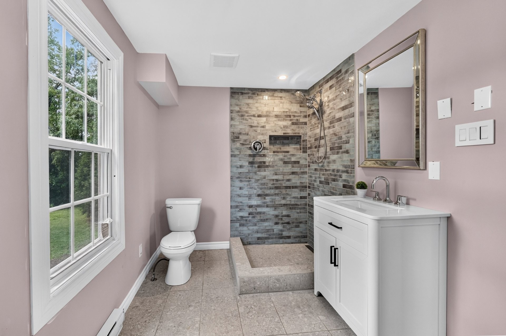 









707


Rue Main

,
Hudson,




QC
J0P1H0

