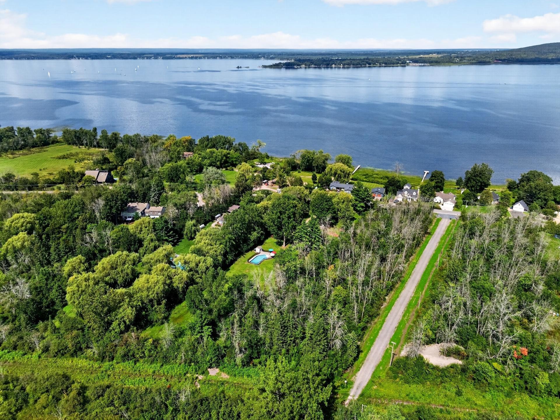 









707


Rue Main

,
Hudson,




QC
J0P1H0

