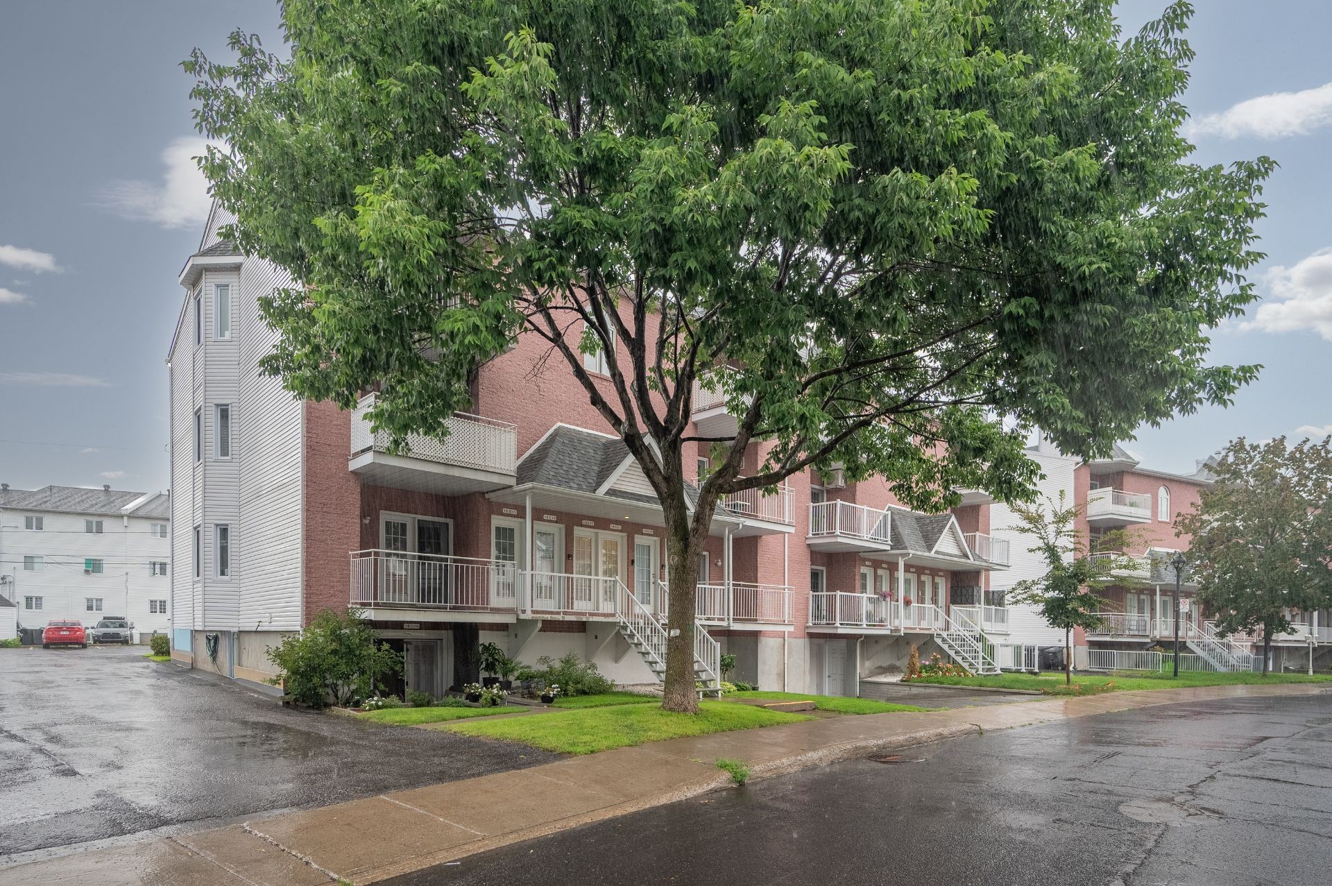 









16021


Rue Victoria

,
Montréal (Rivière-des-Prairies/Pointe-aux-Trembles),




QC
H1A5P7

